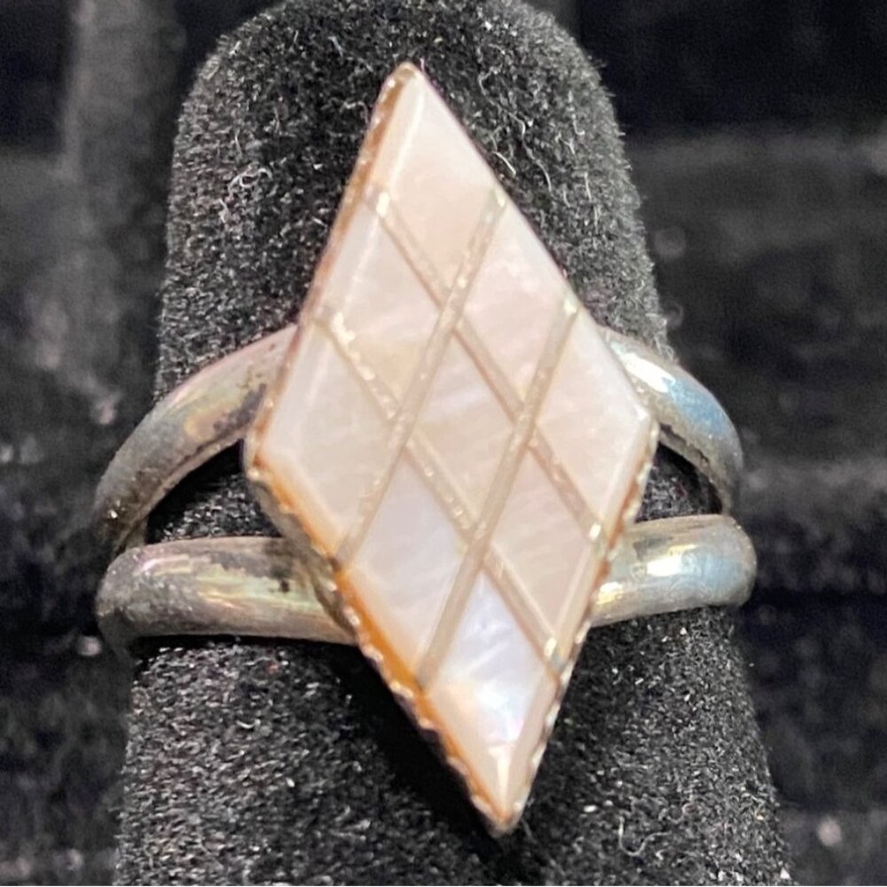 Ring Mother of Pearl Inlay Size 4.5 Native Zuni Unsigned Sterling Silver 925 Vin